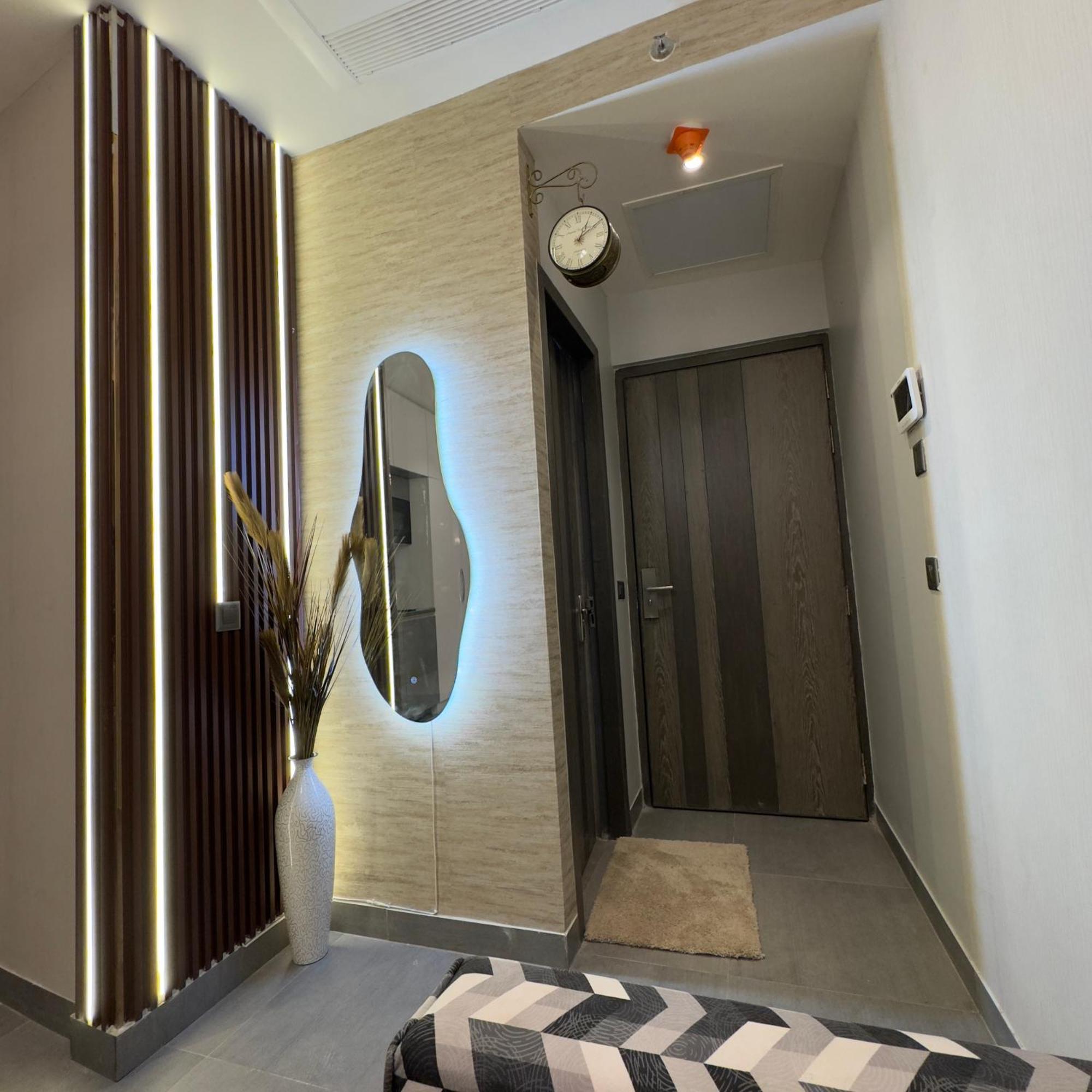 Apartment Monarch Noida *